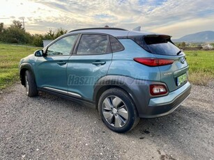 HYUNDAI KONA EV 64kWh Premium Edition