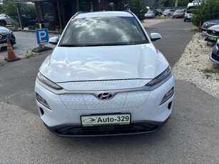 HYUNDAI KONA EV 64kWh Premium MAGASAN FELSZERELT/HEAD-UP/FŰTHETŐ EL.BŐR ÜLÉSEK/!SZERVIZELT/SZERVIZKÖNYV!