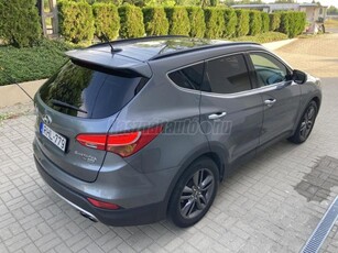 HYUNDAI SANTA FE 2.0 CRDi Style 4WD KÉZI VÁLTÓS 7 SZEMÉLYES KM GARANCIA 4 FŰTHETŐ ŰLÉS SZÍNES NAVI