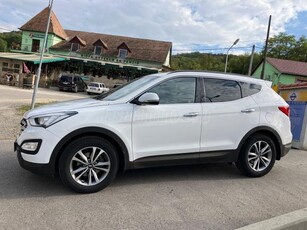 HYUNDAI SANTA FE 2.2 CRDi Executive (Automata) BŐRBELSŐ-NAVIGÁCIÓ-TOLATÓKAMERA-EXTRÁS