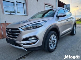 Hyundai Tucson 1.6 GDi Premium Vez.szervkönyv....