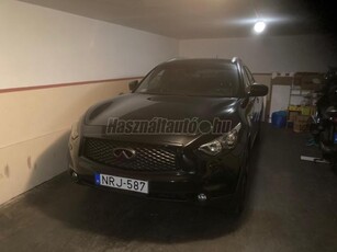 INFINITI FX50 5.0 V8 S (Automata) TÉLI-NYÁRI GARNITÚRA