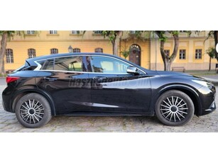 INFINITI Q30 1.5d Business