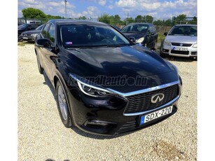 INFINITI Q30 1.5d Premium City Black AUTOMATA VÁLTÓ DUPLA DIGIT KLÍMA ÜLÉSFŰTÉS TEMPOMAT