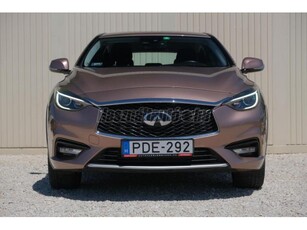 INFINITI Q30 1.6t Business ROSE GOLD// AKÁR 1 ÉV EXTRAGARANCIA// MAGYAR// TEMPOMAT// ÜLÉSFŰTÉS