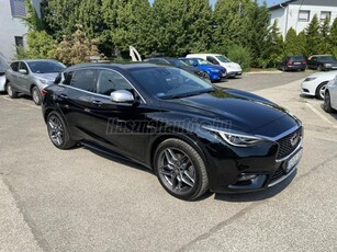 INFINITI Q30 2.2d Premium Tech DCT 360 kamera.Alcantara+Bőr