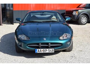 JAGUAR XK 8 4.0 Coupe (Automata) Óceánzöld metál - bézs bőrbelső