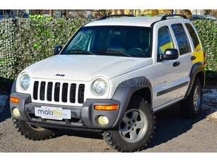 JEEP LIBERTY 3.7 Sport. Tempomat. Klíma. Horog