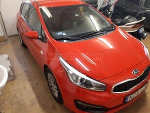 KIA CEE'D 1.4 CVVT EX Limited ÜLÉSFŰT/KORMÁNYFŰT/RADAR/TEMPOMAT/ 133 E KM - Szervizkönyv