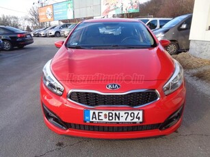 KIA CEE'D 1.4 CVVT EX Prémium 82ekm. vezetett szervízkönyv. Navi