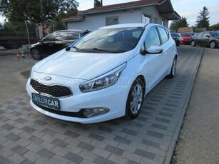 KIA CEE'D 1.4 CVVT Limitált Prémium / 144 EZER KM / ALU / TOLATÓKAMERA / TEMPOMAT /