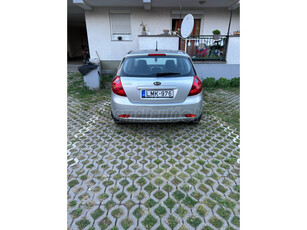 KIA CEE'D 1.4 EX