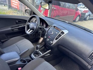 KIA CEE'D 1.4 EX EURO5 Nagyon megkímélt