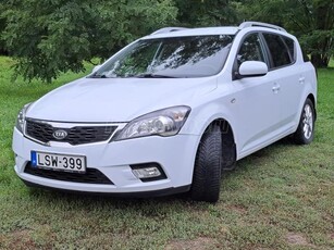 KIA CEE'D 1.6 CRDi EX (Automata)