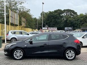 KIA CEE'D 1.6 CRDI EX Prémium VÉGIG VEZETETT SZERVIZKÖNYV 154.000 KM SÉRÜLÉSMENTES GYÁRI FÉNYEZÉS