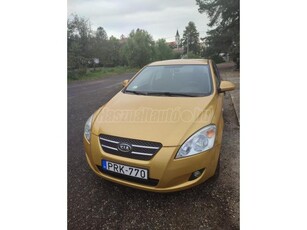 KIA CEE'D 1.6 EX