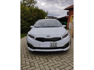 KIA CEE'D 1.6 GDI EX Limited Dream team edition