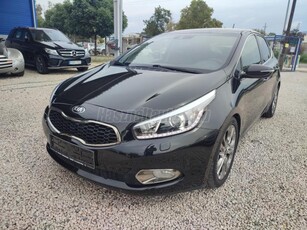 KIA CEE'D 1.6 LX Exclusive (Automata) M.o-i / full- full / sávtartó / panorámatető / LED nappali menetfény