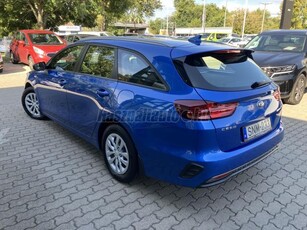 KIA CEE'D Ceed SW 1.0 T-GDI Silver 120 LE. Magyar. Szervizkönyv. Kamera