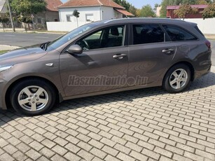 KIA CEE'D Ceed SW 1.6 CRDi LP Silver