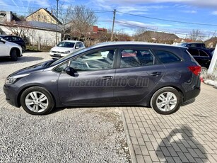 KIA CEE'D SW 1.4 CRDI EX MEGKÍMÉLT-ALU-KLÍMA-GYÁRI KULCSOK