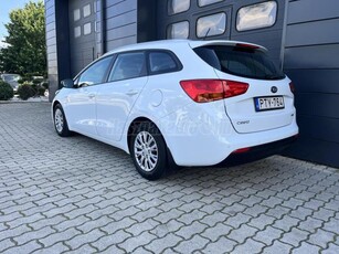 KIA CEE'D SW 1.4 CRDI Platinum SZERVIZKÖNYV / 118ekm / 27% ÁFÁS / 1.TULAJ / MAGYARORSZÁG-i / TÉLI CSOMAG / PDC