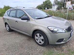 KIA CEE'D SW 1.4 LX MAGYARORSZÁGI 1 TULAJ TÉLI-NYÁRI GUMIKKAL ÖNERŐ NÉLKÜL HITELRE IS