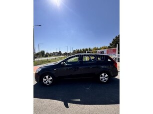 KIA CEE'D SW 1.4 LX VONÓHOROG.SZERVÍZKÖNYV.KARNATARTOTT JÓ ÁLLAPOTÚ!