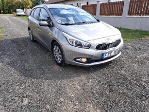 KIA CEE'D SW 1.6 CRDI EX (Automata) klima-tmpomat-ülésfűt-kormányfűt-citykormány-automata-szervizkönyv