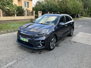 KIA NIRO e-Niro 64kWh Platinum Hőszivattyú . Facelift. 3F töltés. KIA CONNECT