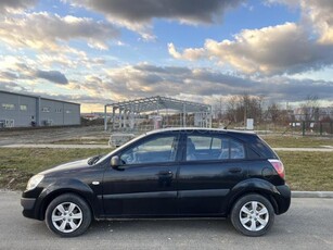 KIA RIO 1.4 benzin