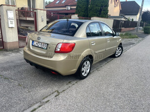 KIA RIO 1.4 EX