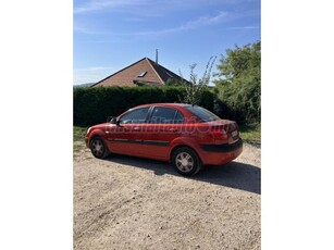 KIA RIO 1.4 EX