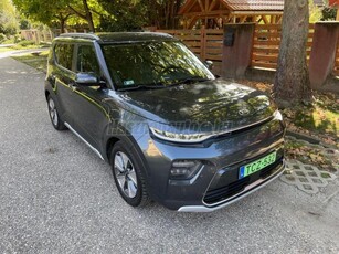 KIA SOUL EV 64kWh Platinum / 450 Km vegyes hatótáv / LED / Bőr / Harman/Kardon