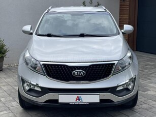 KIA SPORTAGE 1.7 CRDi Jubileum / 155 E. KM / NAVIGÁCIÓ / KAMERA / XENON / LED / 4 ÜLÉSFŰTÉS / KORMÁNYFŰTÉS