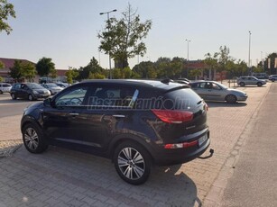 KIA SPORTAGE 2.0 CRDi Platinum. 4x4. automata. VEZETETT SZERVÍZKÖNYV