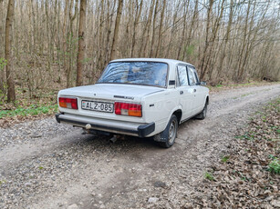 LADA 2105