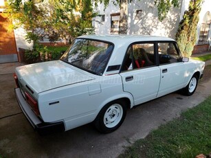 LADA 2105