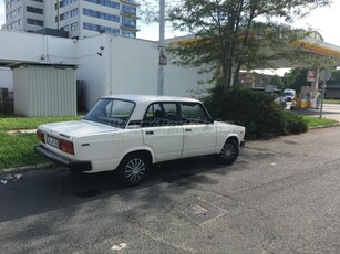 LADA 2105