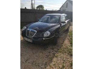 LANCIA THESIS 2.4 Executive