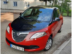 LANCIA YPSILON 1.2 8V Black&Red