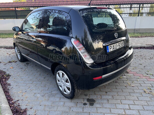 LANCIA YPSILON 1.4 16V Platino (Automata)