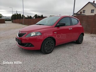 LANCIA YPSILON 4-AJTÓS HIBRID-BENZIN 52-KW