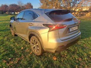 LEXUS NX 300h F-Sport Top Panoramic CVT LED fényszóró. hibátlan állapot. végig vezetett szervízkönyv. Panorámatető. téli