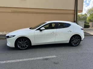 MAZDA 3 Hatchback 2.0 Skyactiv Plus BoseHifi-HeadUpDisplay-BőrBelső-Navi-Xenon