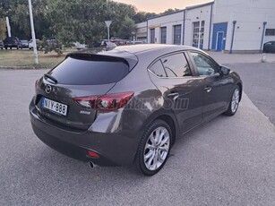 MAZDA 3 Sport 2.2 D Revolution