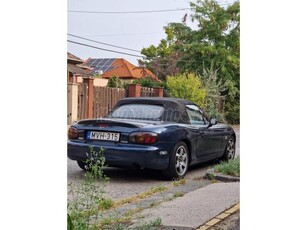 MAZDA MX-5 1.6i 16V Hard Top