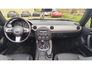 MAZDA MX-5 2.0i 16V Revolution