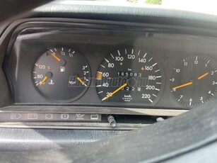 MERCEDES-BENZ 190 E 1.8