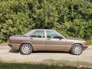 MERCEDES-BENZ 190 E